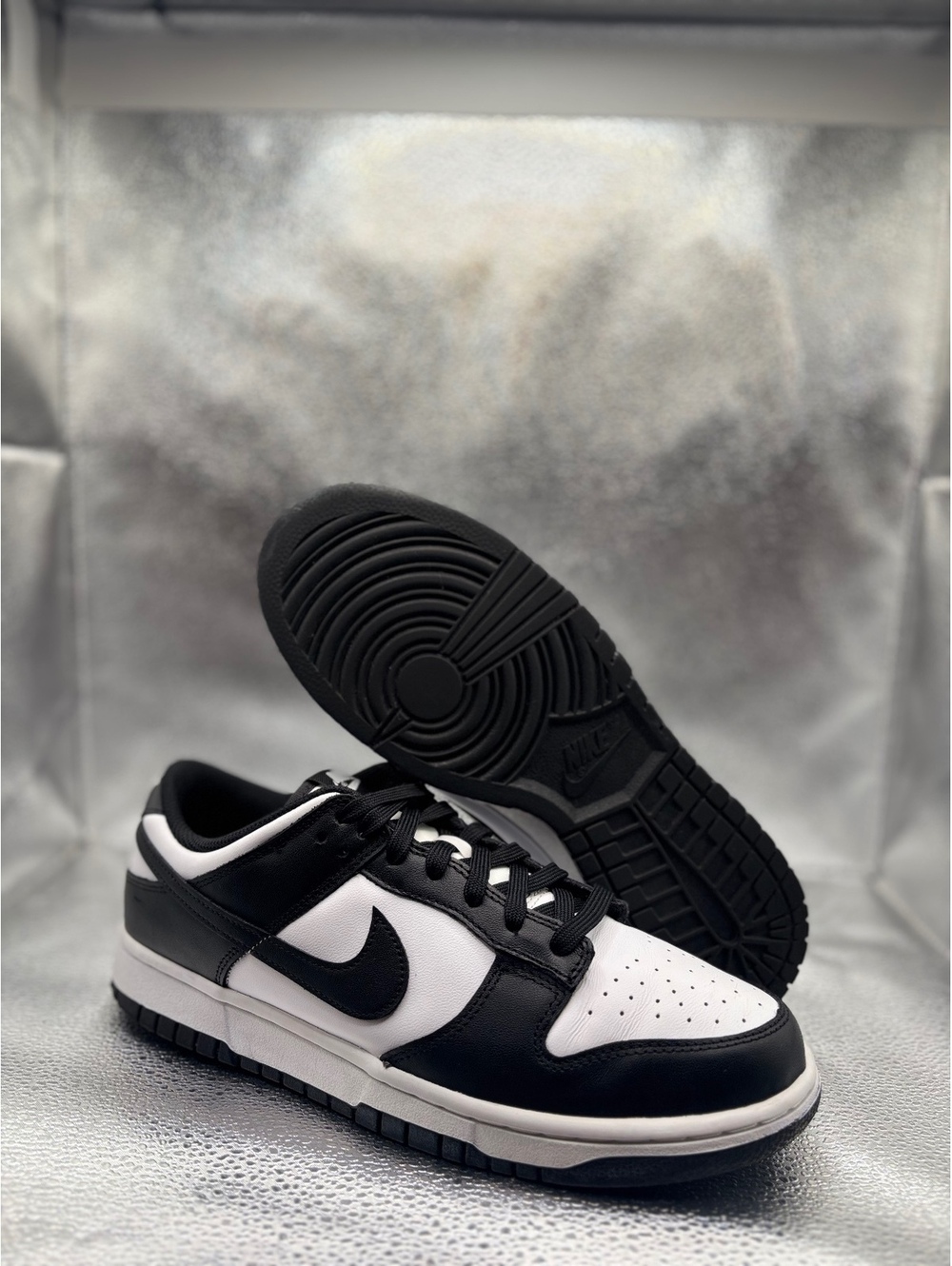 Nike dunk low retro panda